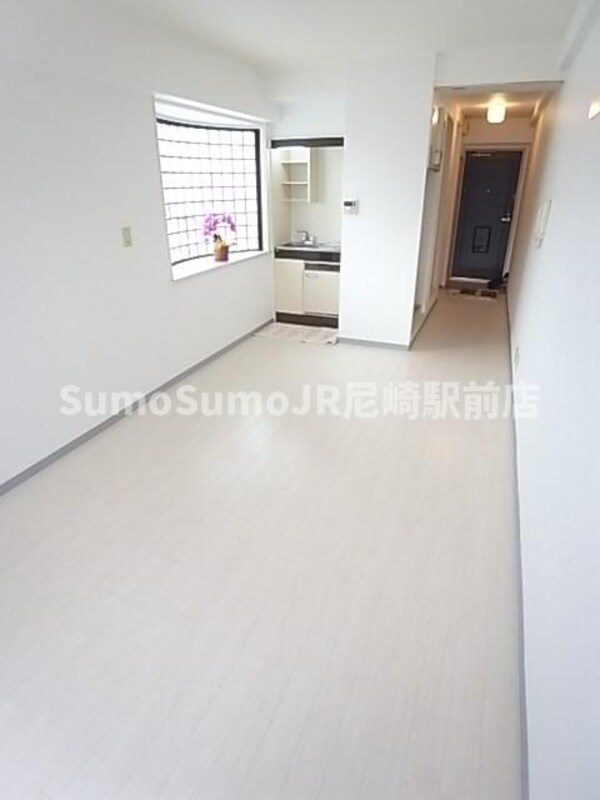 寝室(落ち着いて過ごせるお部屋なので、寝室にいかがでしょうか)