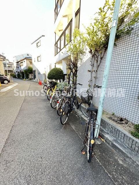 物件内観写真4　(外観は落ち着いています)