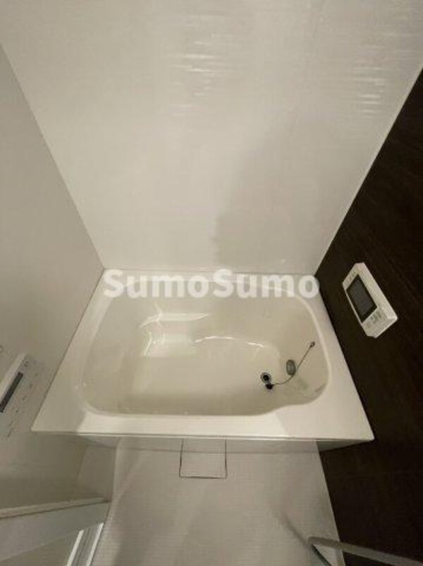 浴室(コンパクトで使いやすいお風呂です)