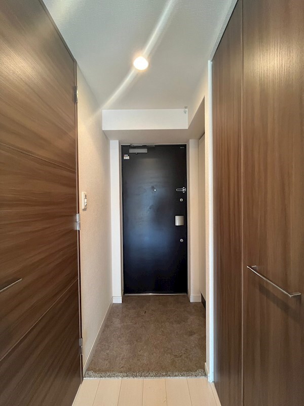 物件内観写真5　(落ち着いた玄関です)