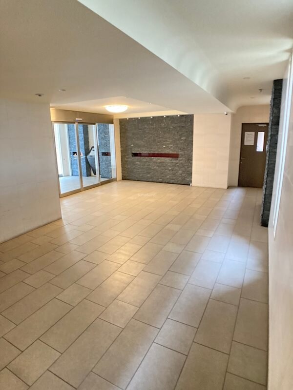 物件外観写真3　(建物の内部です)