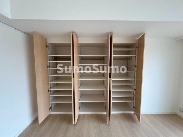 物件内観写真9　(小物を収納するのに便利です)