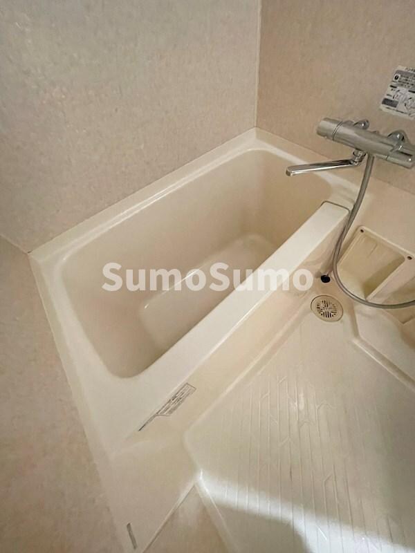 物件内観写真16　(日々の疲れを癒すお風呂付です)