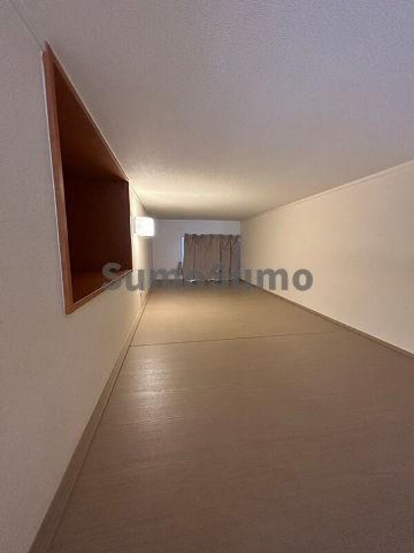 寝室(落ち着いた色調の寝室です)