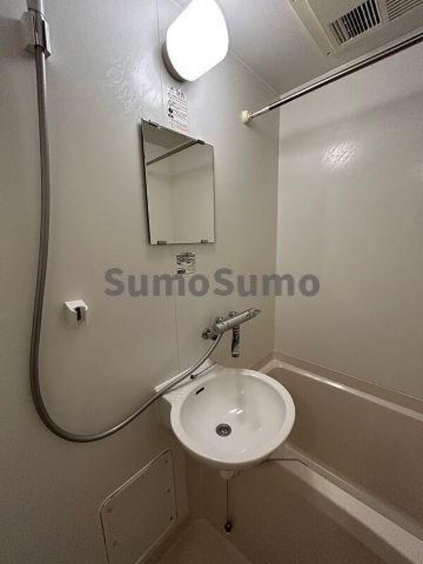 洗面・脱衣所(忙しい朝には欠かせない洗面所です)