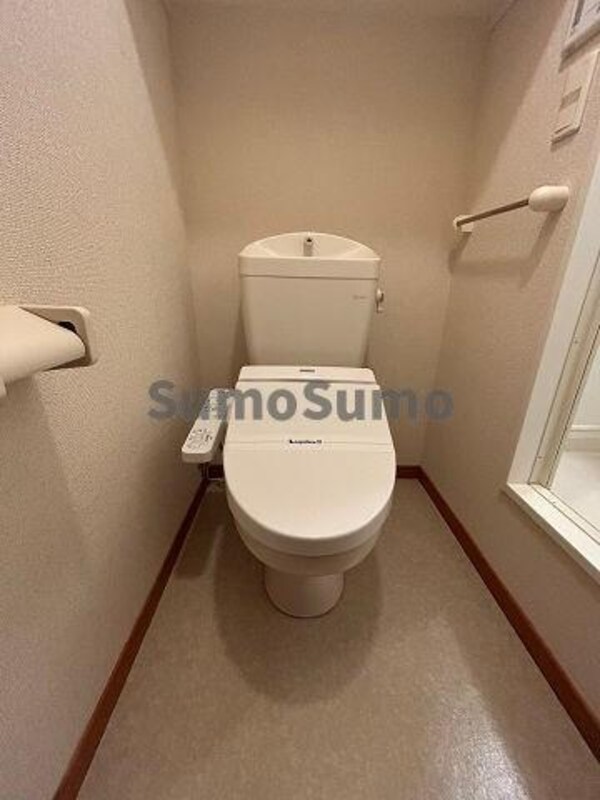 トイレ(コンパクトで使いやすいトイレです)