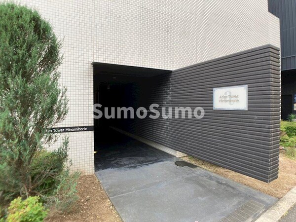 エントランス(落ち着いたエントランスです)