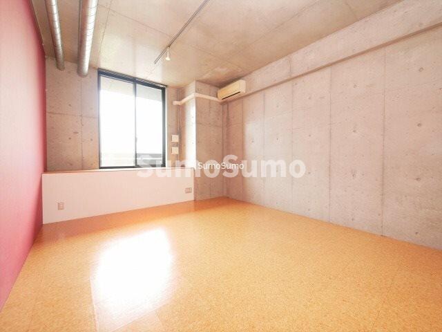 物件内観写真5　(ゆったり過ごせる居間です)