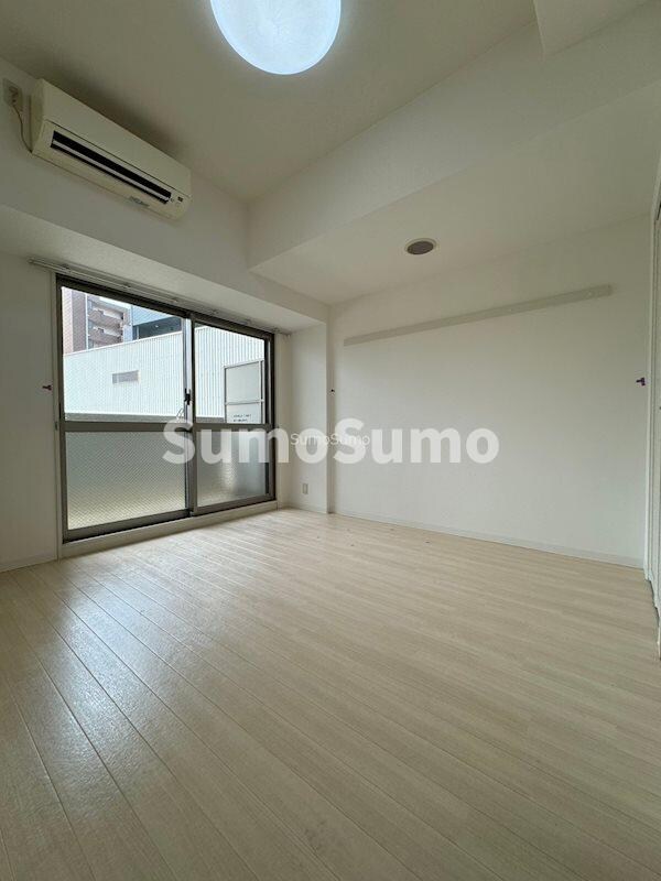 居室(おしゃれなリビングです)