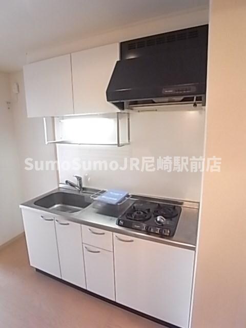 物件内観写真10　(コンパクトなキッチンで掃除もラクラク)