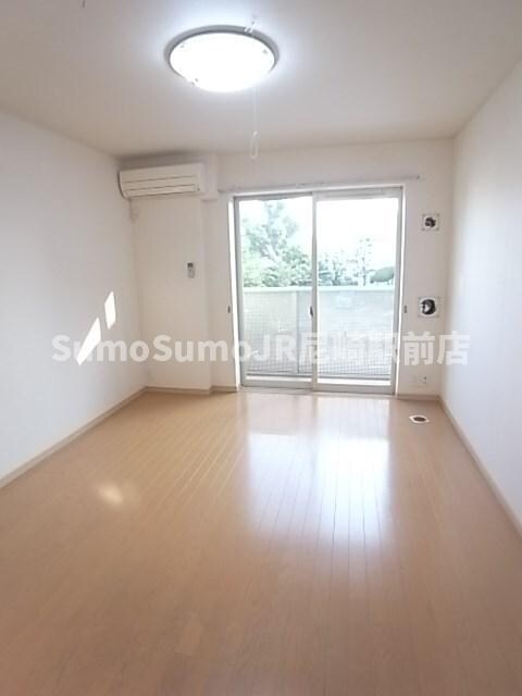 物件内観写真11　(使い勝手のいい寝室です)