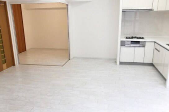 物件内観写真5　(ゆったり過ごせる居間です)