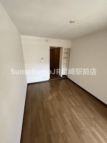 物件内観写真9　(使い勝手のいい寝室です)