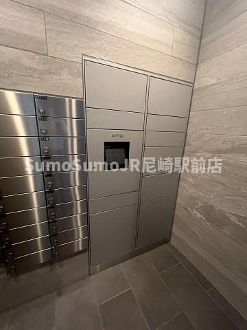 物件内観写真4　(便利な宅配ボックス完備♪)