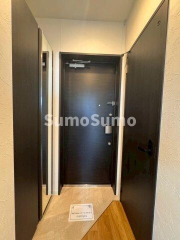 物件内観写真4　(収納もある玄関です)