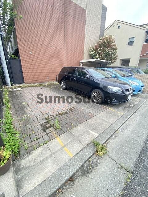 物件外観写真3　(落ち着いた雰囲気の外観です)