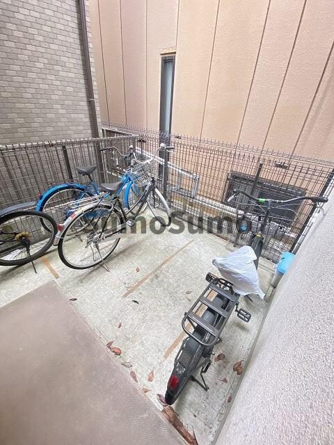 物件外観写真5　(外観は落ち着いています)