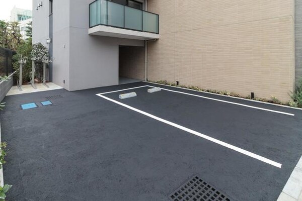 駐車場( )