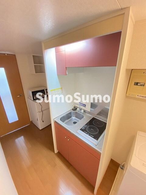 物件内観写真6　(コンパクトなキッチンで掃除もラクラク)