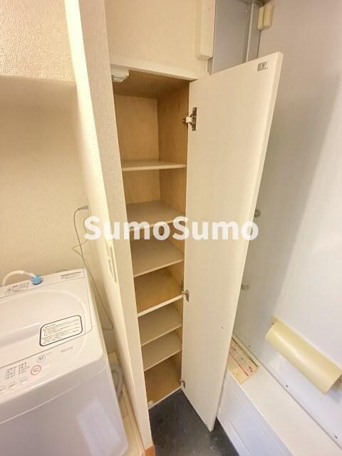 物件内観写真15　(たっぷりとした収納スペースです)