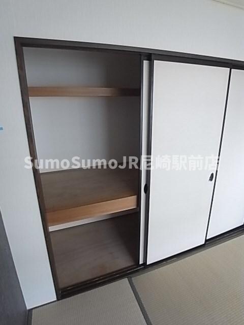 物件内観写真22　(大きなスペースがあり、収納には困りません)