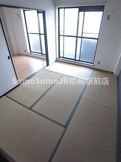 物件内観写真23　(い草の香りが落ち着く素敵な和室です)