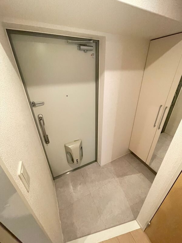 物件内観写真5　(毎日通る玄関はこちらです)