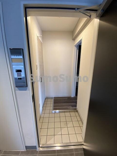 物件内観写真7　(収納もある玄関です)