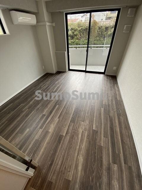 物件内観写真8　(リビングです)