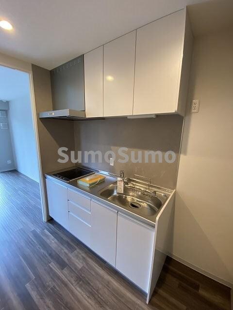 物件内観写真9　(コンパクトなキッチンで掃除もラクラク)