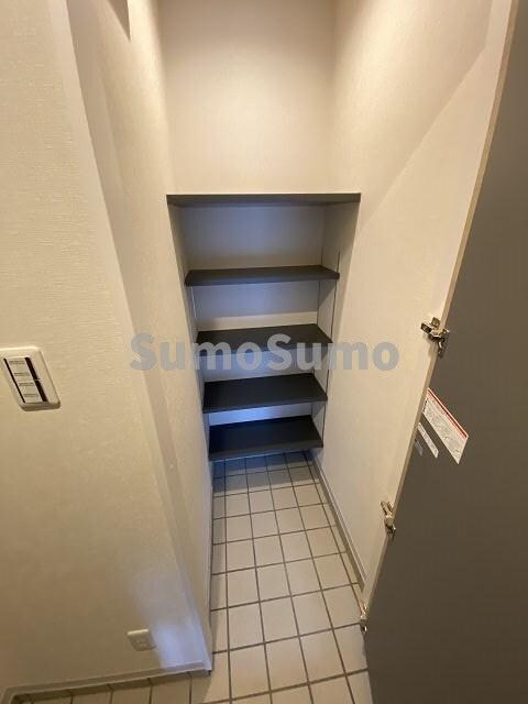 物件内観写真18　(ちょっとした収納スペースも充実しています)