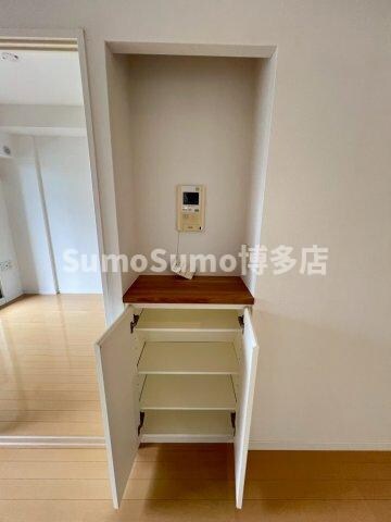 物件内観写真20　(小物を収納するのに便利です)