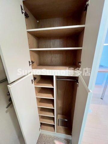 物件内観写真27　(収納豊富です)