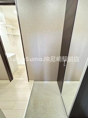 物件内観写真4　(きれいな玄関です)