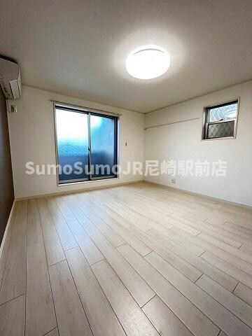 物件内観写真5　(ゆったり過ごせるリビングです)