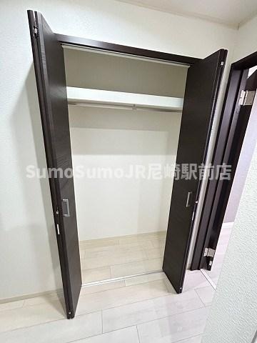物件内観写真13　(収納豊富です)