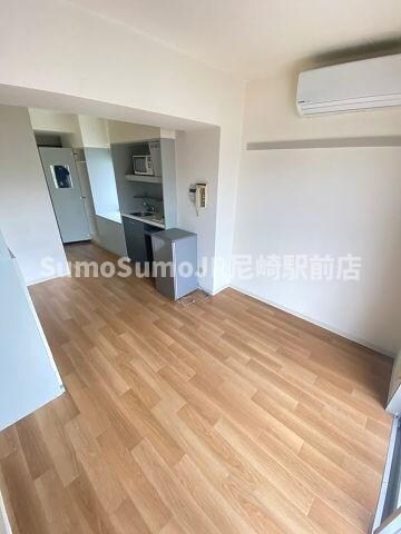 物件内観写真20　(ゆったり過ごせる居間です)