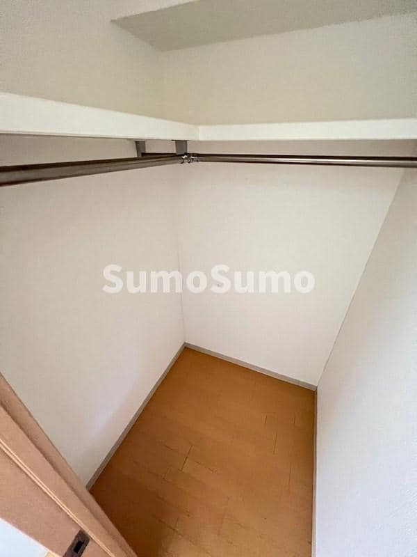 物件内観写真13　(大きなスペースがあり、収納には困りません)