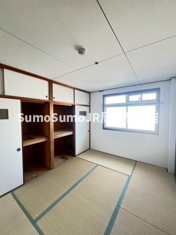 物件内観写真18　(おしゃれな居間です)