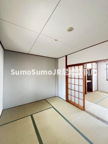 物件内観写真20　(広くて明るい寝室)