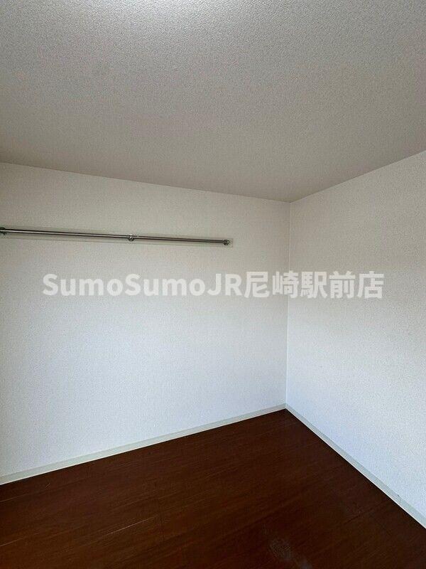 物件内観写真9　(ゆったりとしたリビングです)