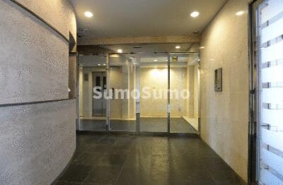 物件外観写真3　(落ち着いたロビーです)