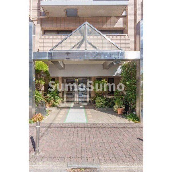 エントランス(清潔なエントランスです)