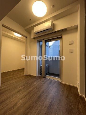 物件内観写真6　(おしゃれな居間です)