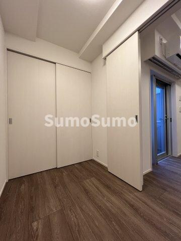 物件内観写真8　(広々とした洋室です)