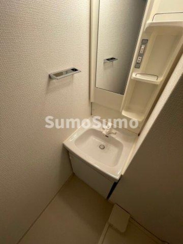 洗面・脱衣所(明るい洗面所です)