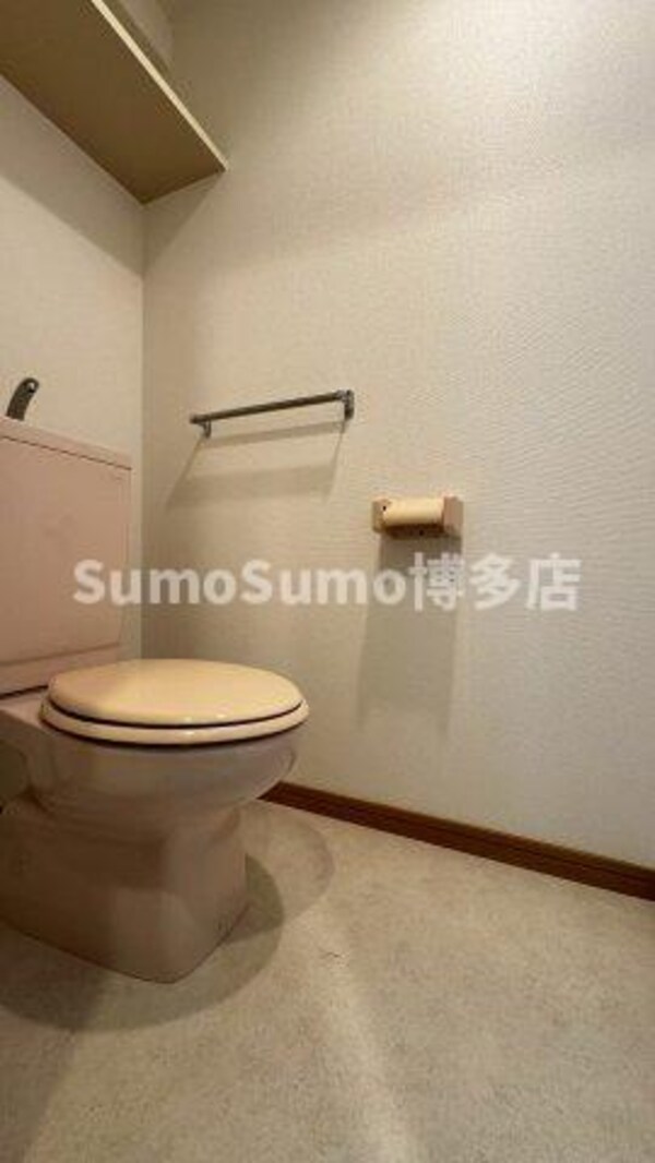 トイレ(コンパクトで使いやすいトイレです)