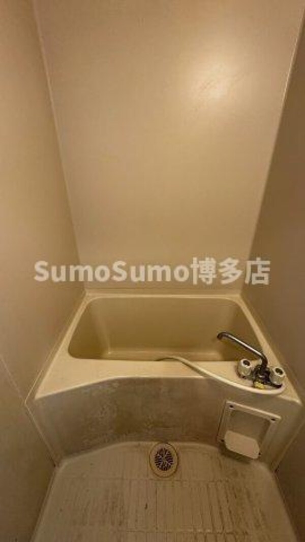 浴室(コンパクトで使いやすいお風呂です)