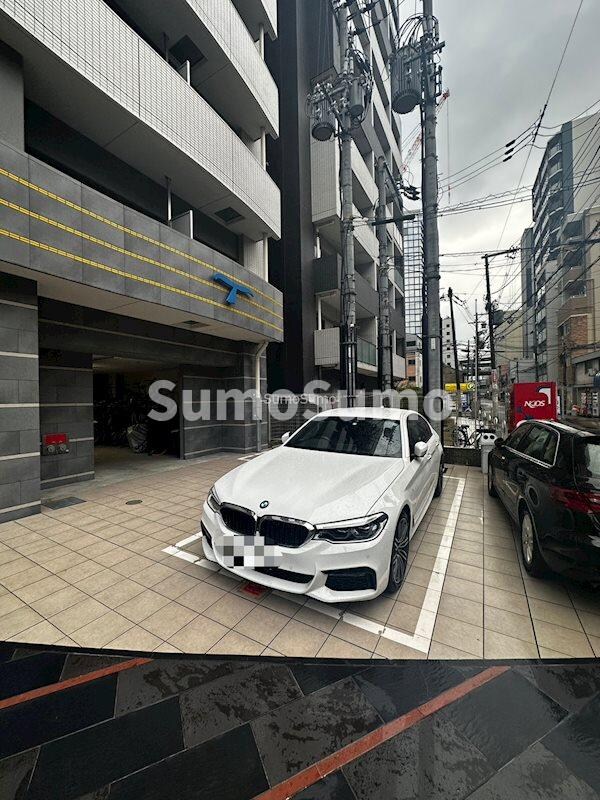 物件外観写真7　(外観は落ち着いています)