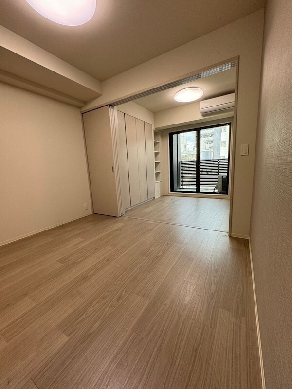 物件内観写真5　(ゆったりとしたリビングです)